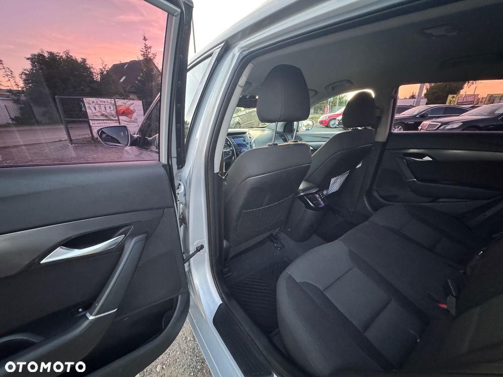 Hyundai i40 1.7 CRDi Comfort + - 24
