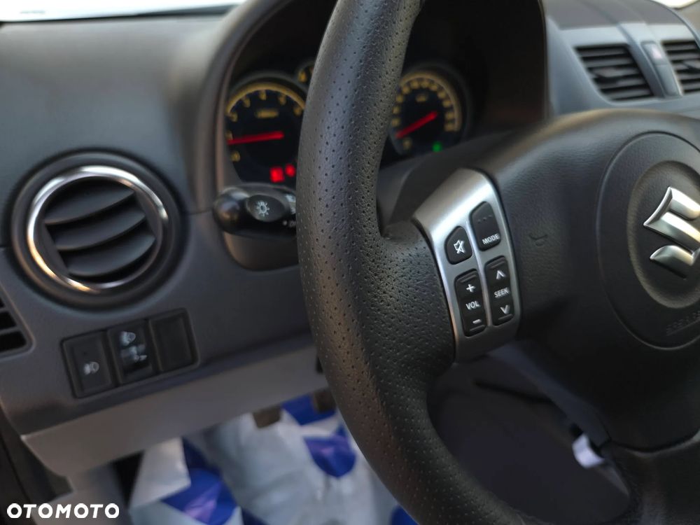 Suzuki SX4 1.6 VVT 4x4 Style - 23
