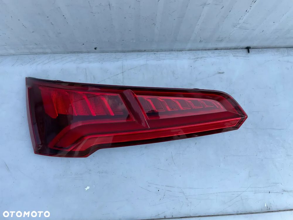 LAMPA LED LEWY TYŁ AUDI Q5 FY 80A 80A945093B - 1