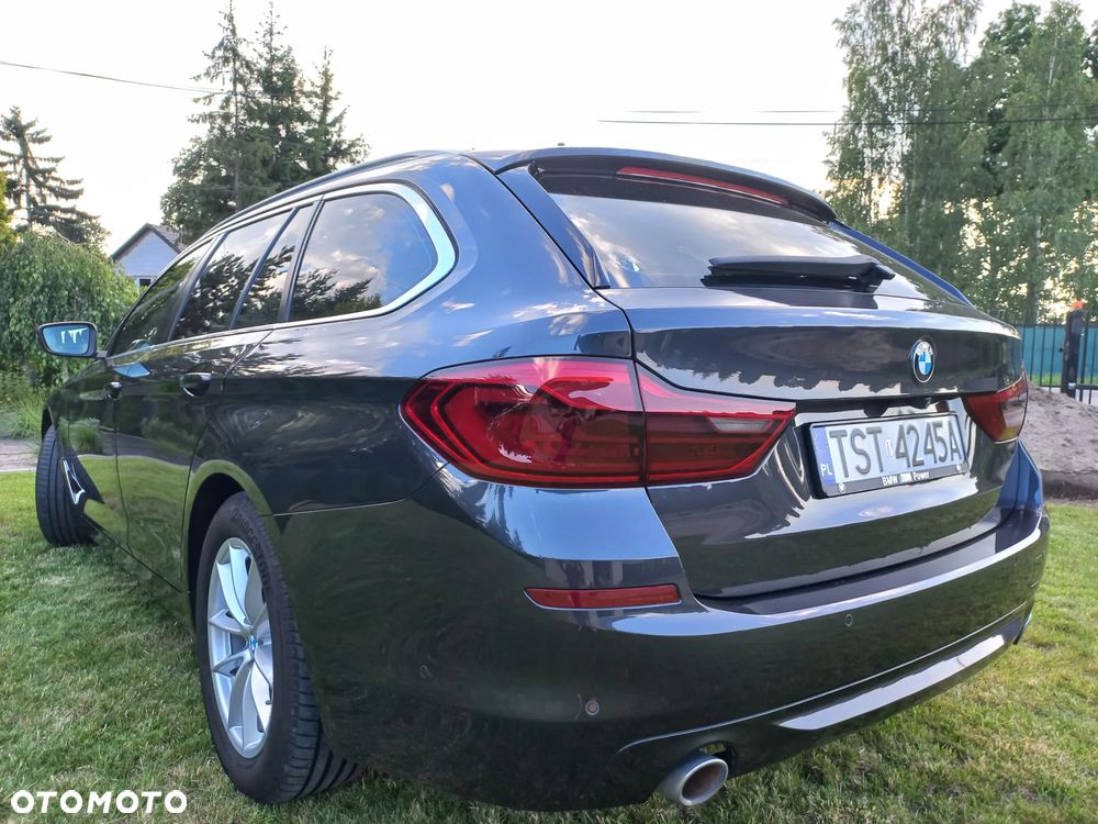 BMW Seria 5 520i - 4