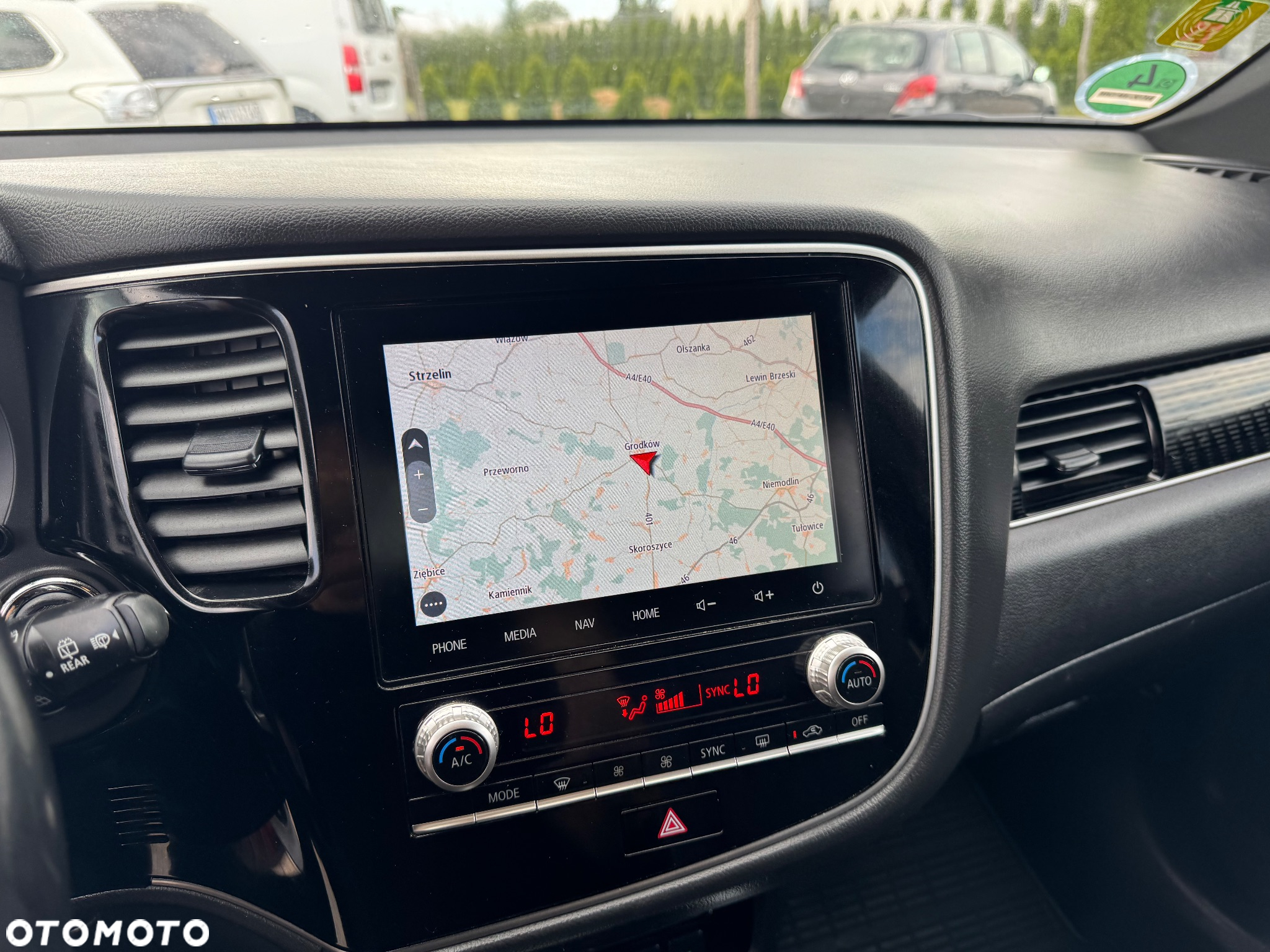 Mitsubishi Outlander 2.4 4WD Plug-In Hybrid Diamant+ - 28
