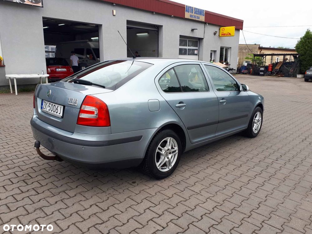 Skoda Octavia 1.6 FSI Ambiente - 3