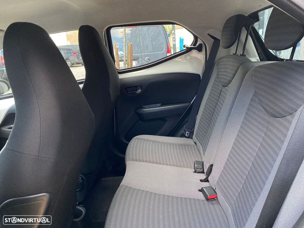 Toyota Aygo 1.0 X-Play+AC+X-Touch - 25