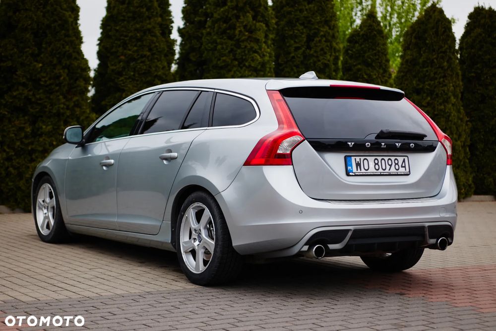 Volvo V60 D4 Geartronic RDesign - 4