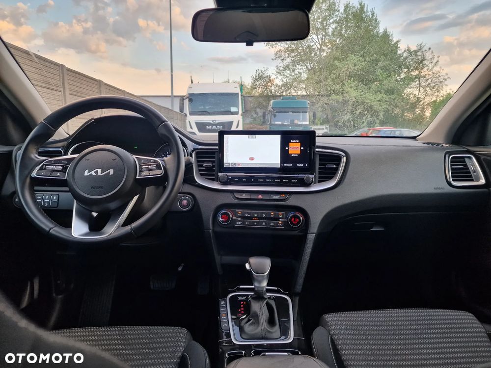 Kia Ceed - 12