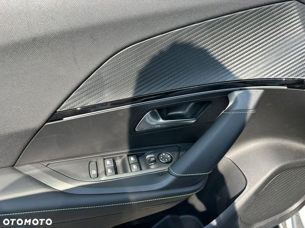 Peugeot 2008 PureTech mHEV Active e-DCS6 - 14