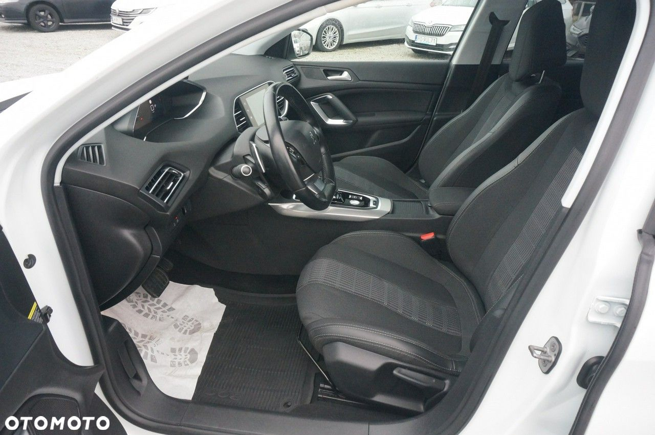 Peugeot 308 1.5 BlueHDi Allure Pack S&S EAT8 - 21