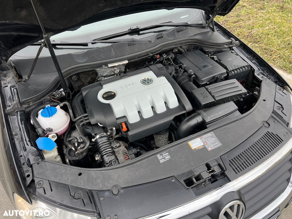 Volkswagen Passat 2.0 TDI DPF Highline - 15