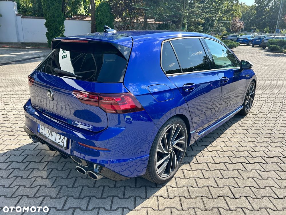 Volkswagen Golf - 6
