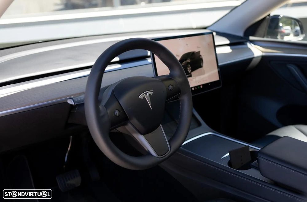 Tesla Model Y Standard - 16