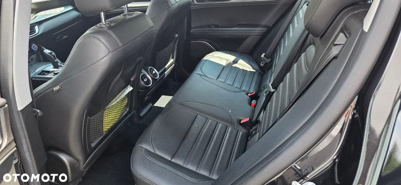 Alfa Romeo Stelvio 2.0 Turbo Veloce Q4 - 19