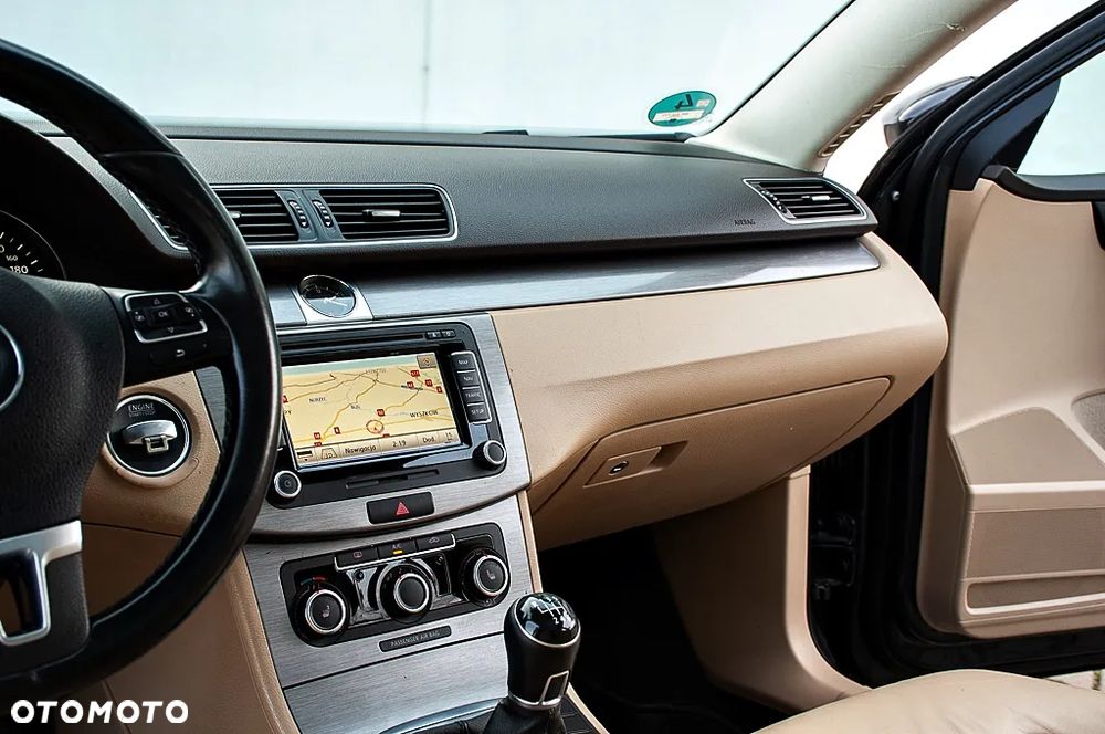 Volkswagen Passat 2.0 TDI 4Mot Highline - 35