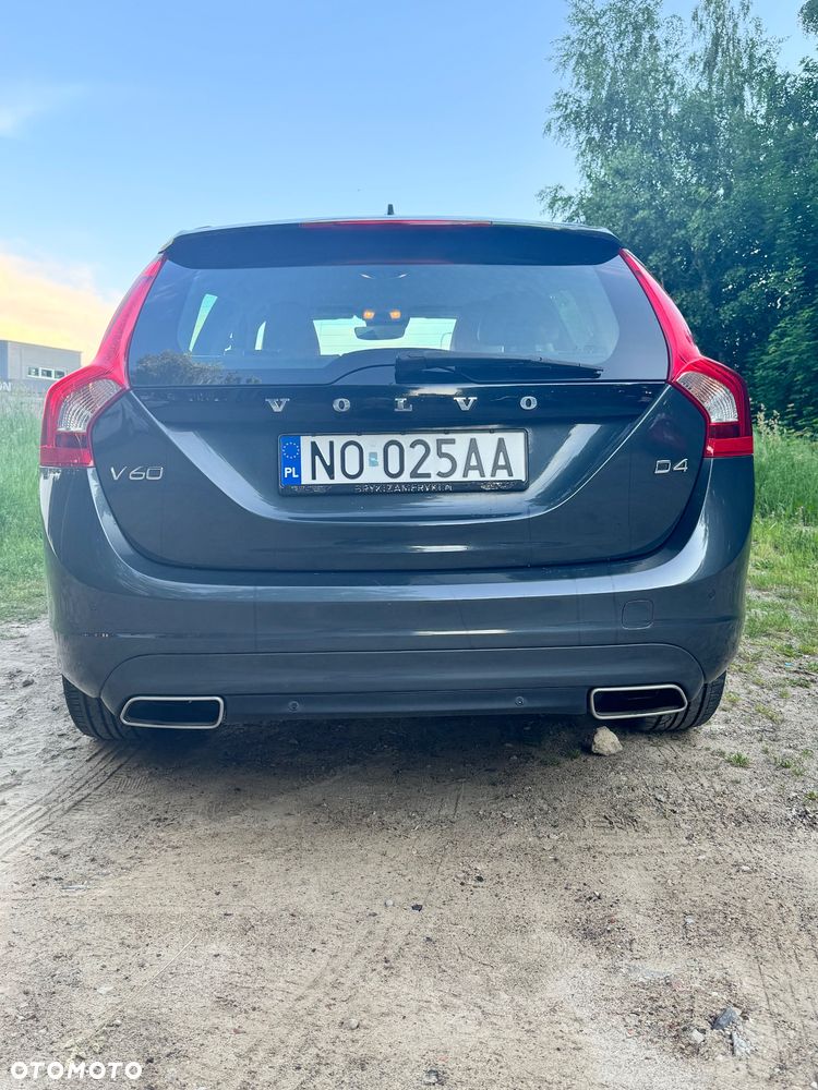 Volvo V60 D4 Summum - 6