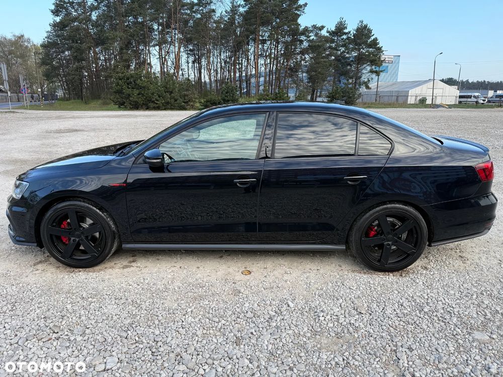 Volkswagen Jetta - 12