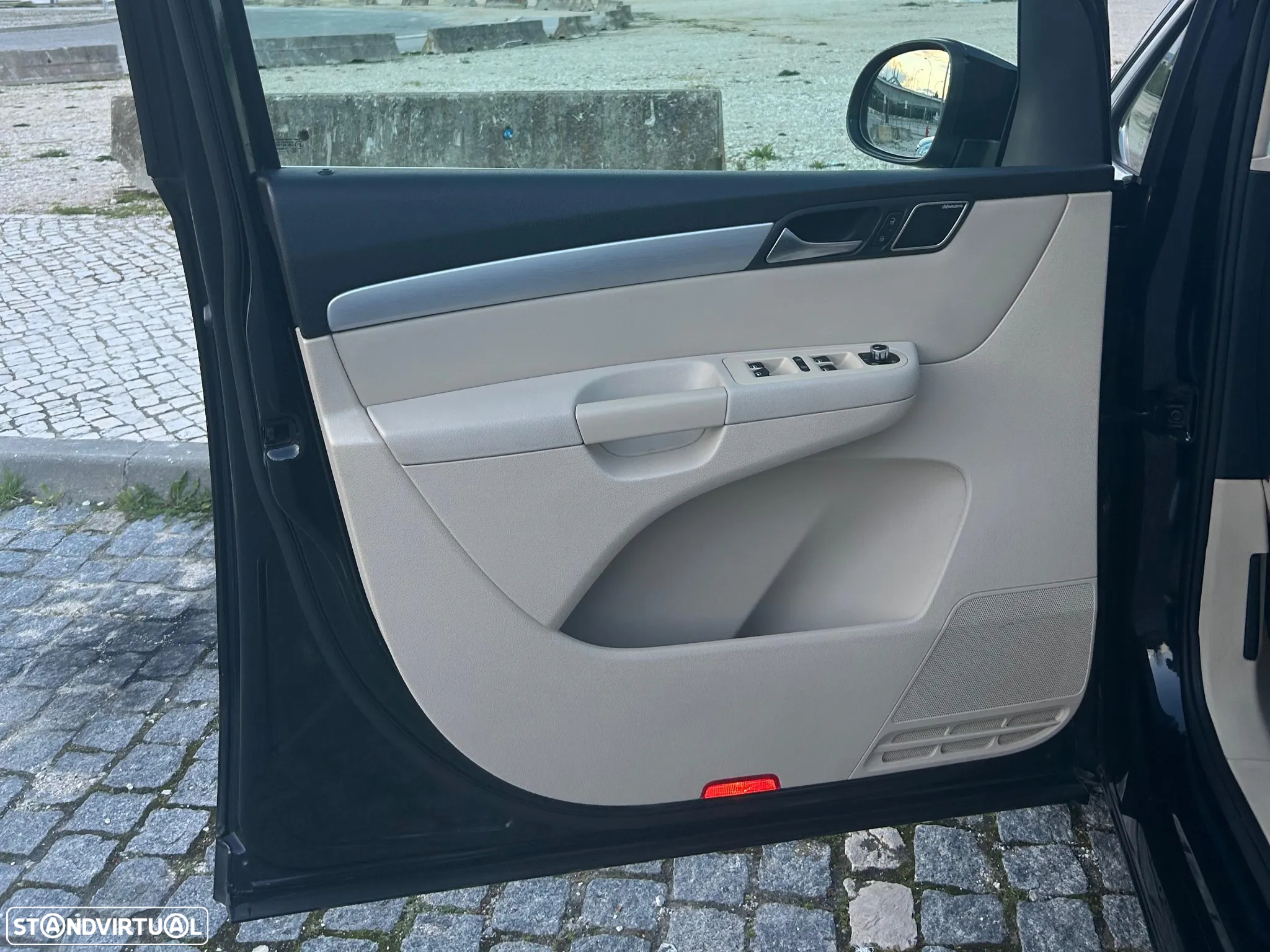 VW Sharan 2.0 TDI Highline DSG - 13