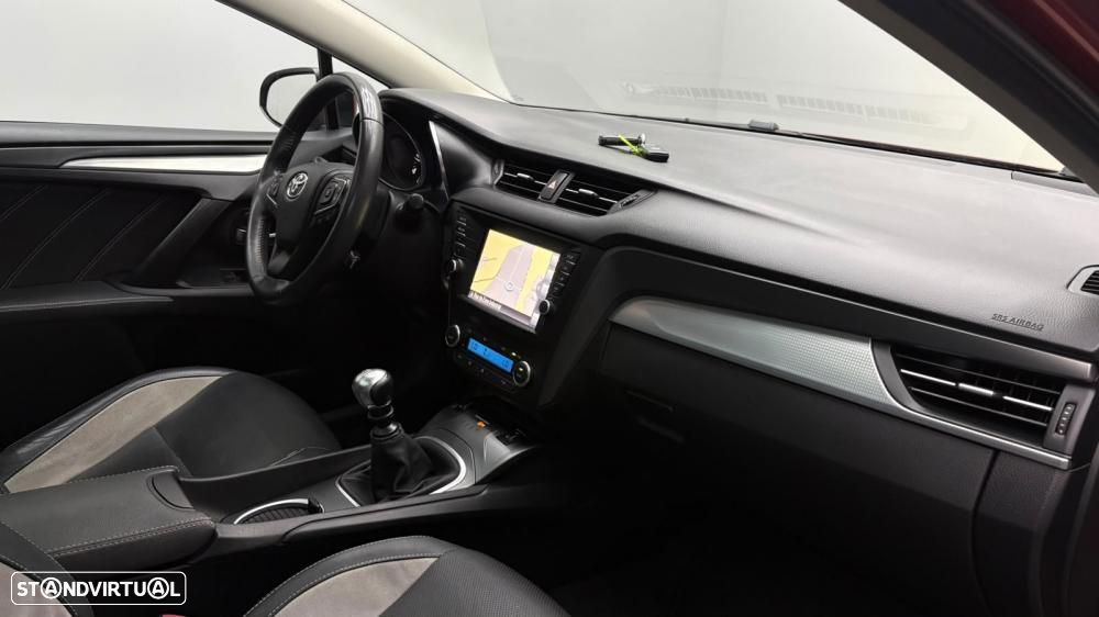 Toyota Avensis Touring Sports 2.0 D-4D Exclusive+GPS - 28