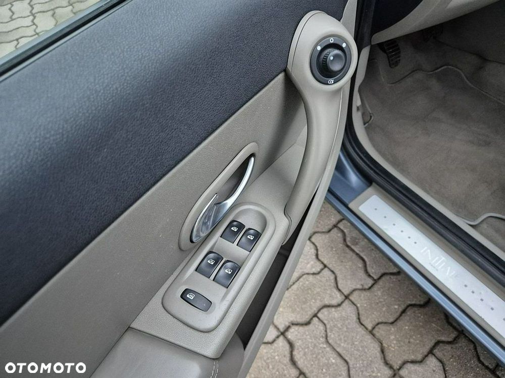 Renault Clio 1.5 dCi ESP Initiale - 22