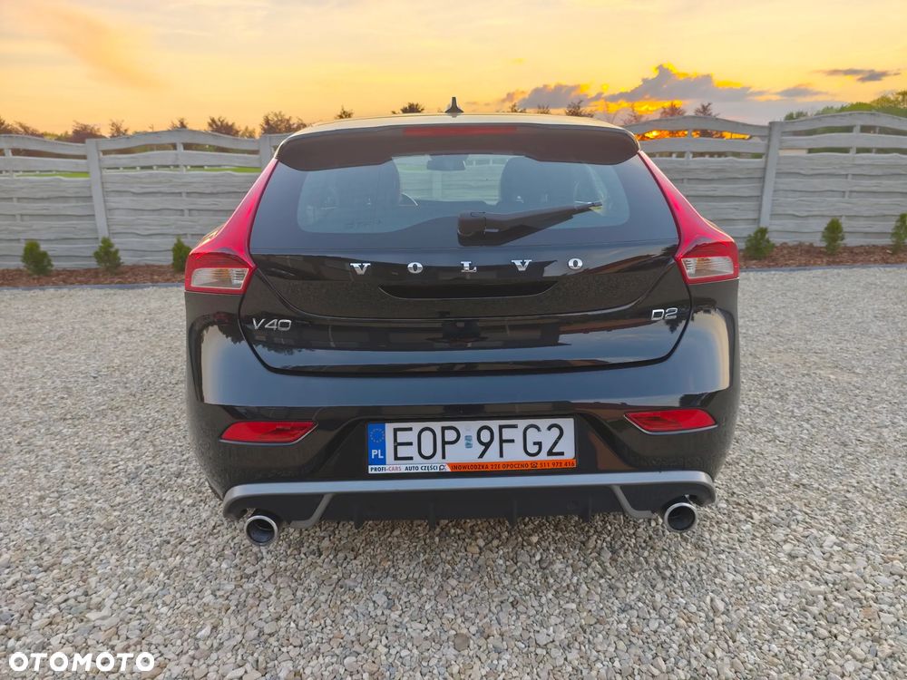 Volvo V40 D2 R Design - 5