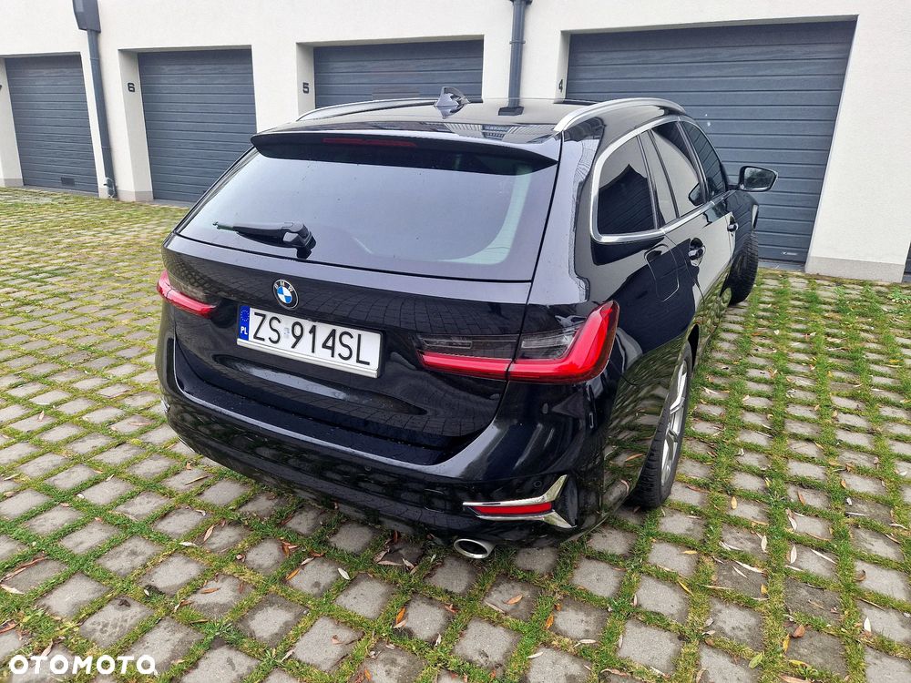 BMW Seria 3 320d xDrive Luxury Line - 11