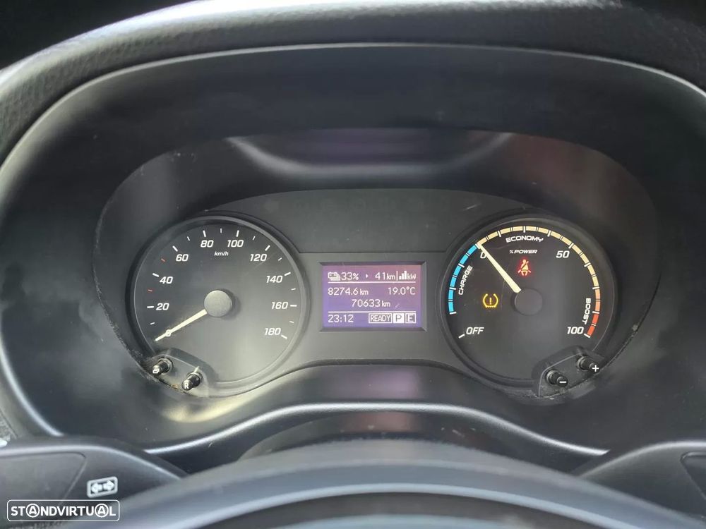 Mercedes-Benz eVito Tourer Longa PRO - 15