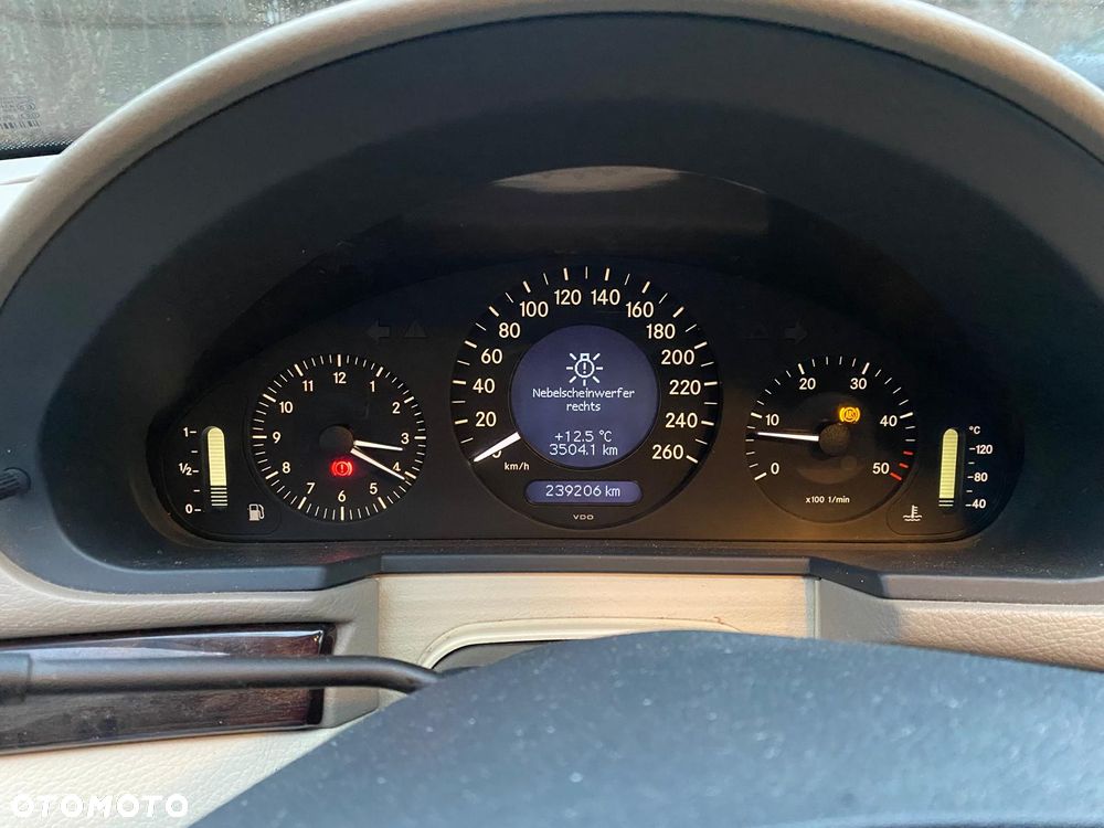 Mercedes-Benz Klasa E 220 CDI Classic - 10