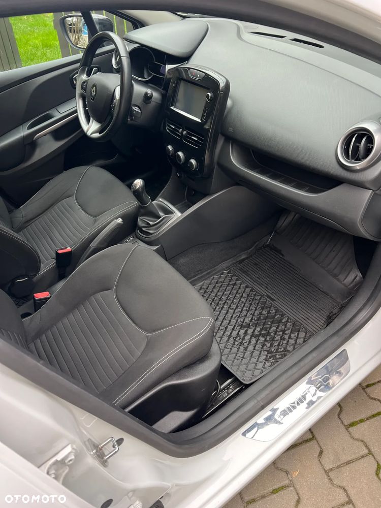 Renault Clio 1.2 16V Limited EU6 - 13