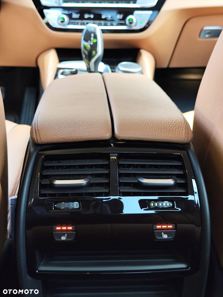 BMW Seria 5 530i GPF xDrive Luxury Line - 25