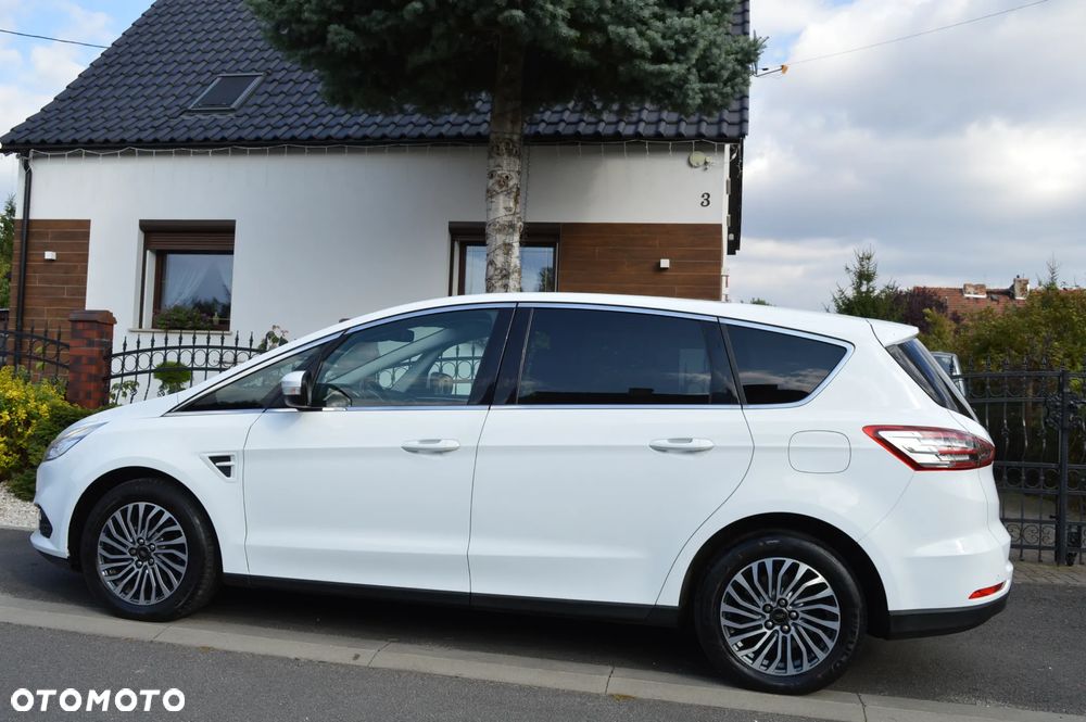 Ford S-Max - 11