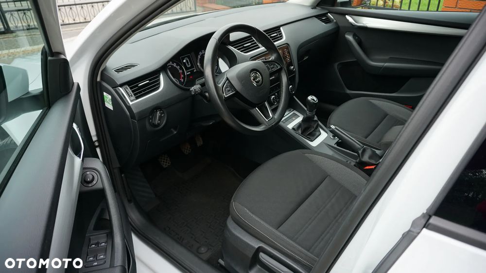Skoda Octavia 1.6 TDI SCR Ambition - 11