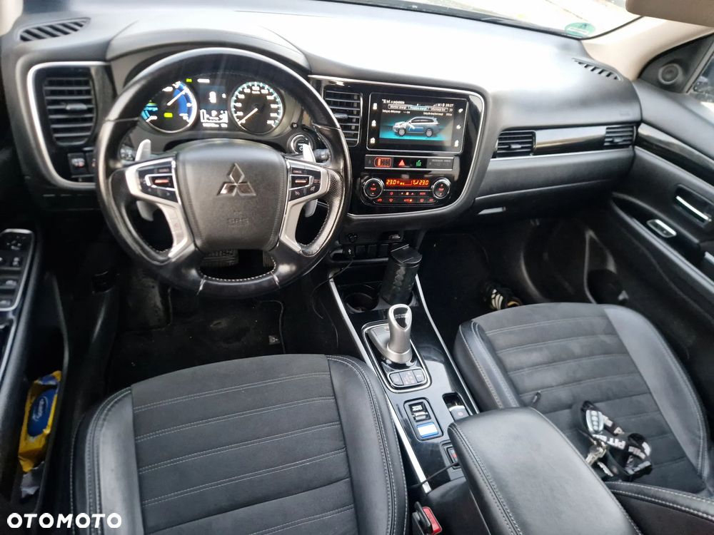 Mitsubishi Outlander 2.4 4WD - 11