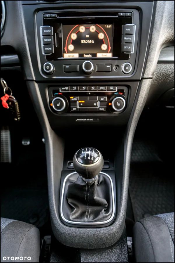 Volkswagen Golf - 25