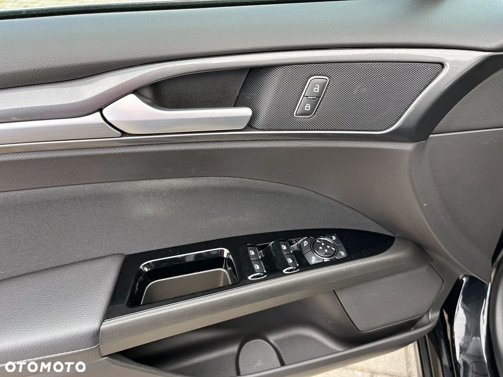 Ford Mondeo 2.0 EcoBlue Titanium - 36