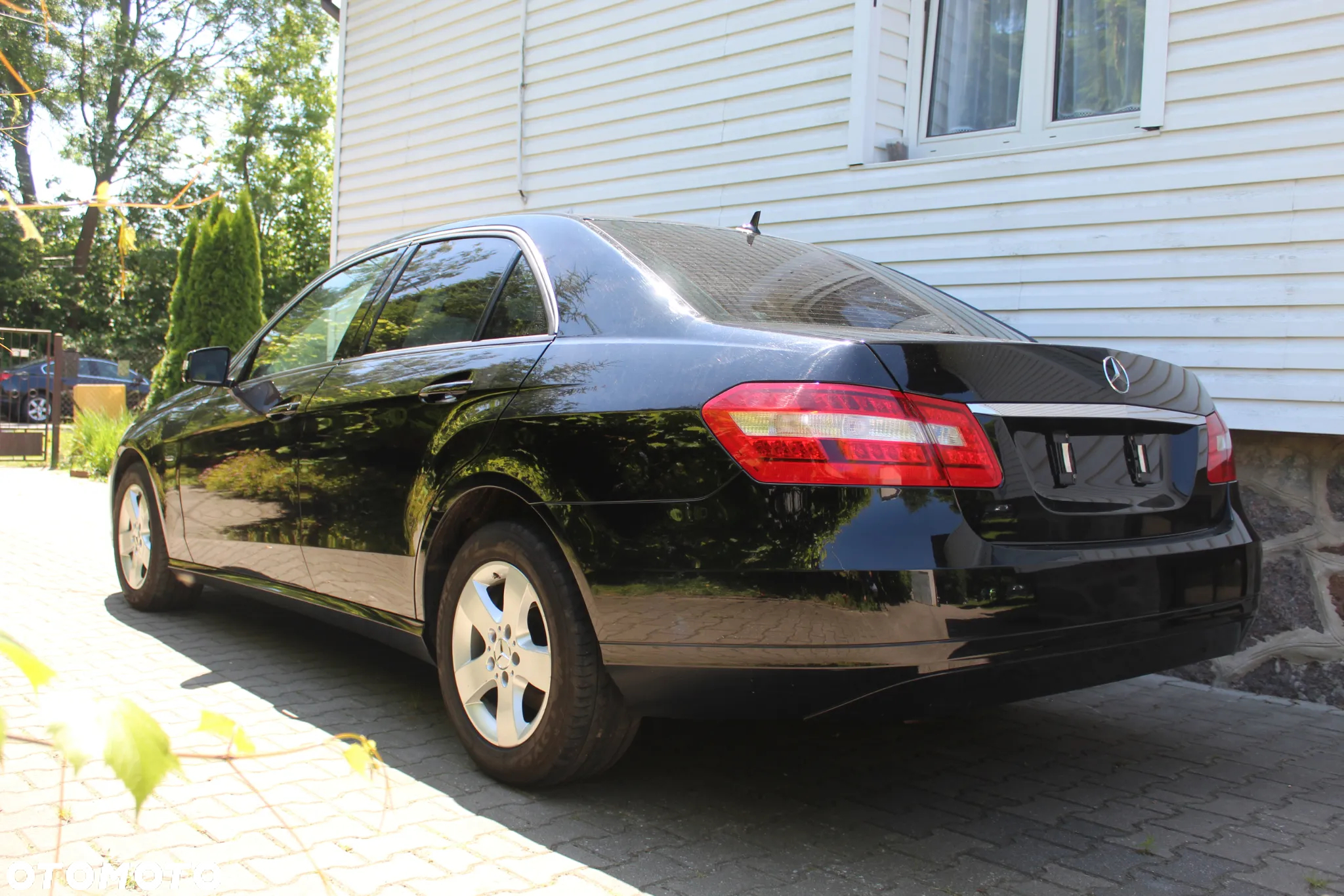 Mercedes-Benz Klasa E 200 CDI BlueEff - 15