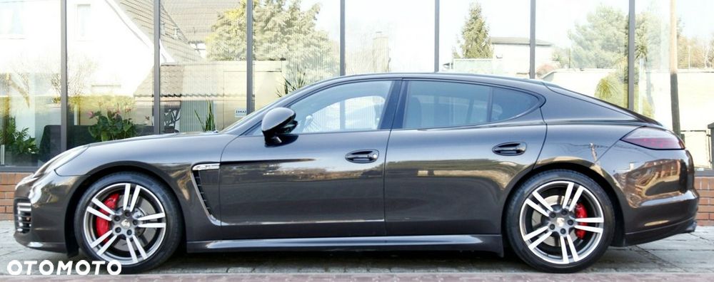 Porsche Panamera GTS PDK - 23