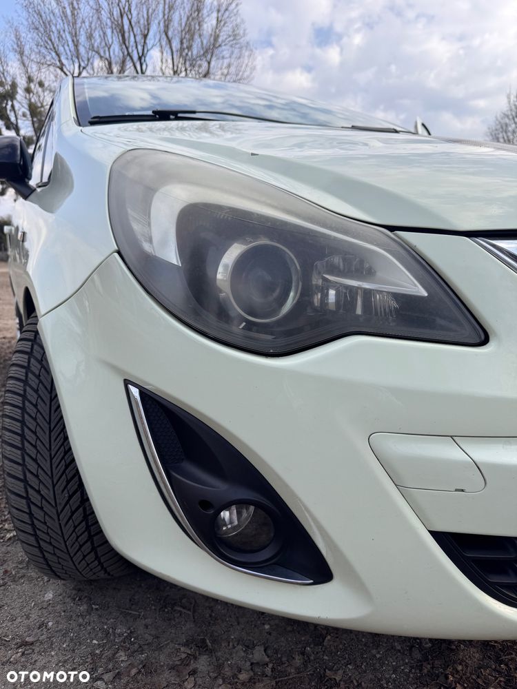 Opel Corsa 1.4 16V Cosmo - 30