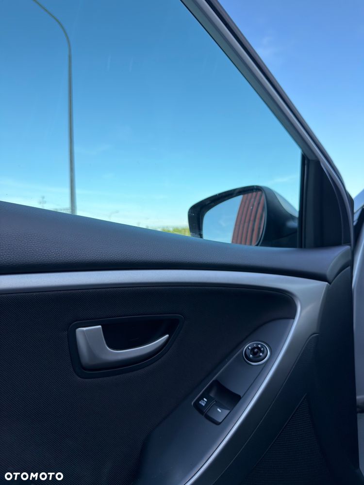 Hyundai i30 1.4 Classic + - 13