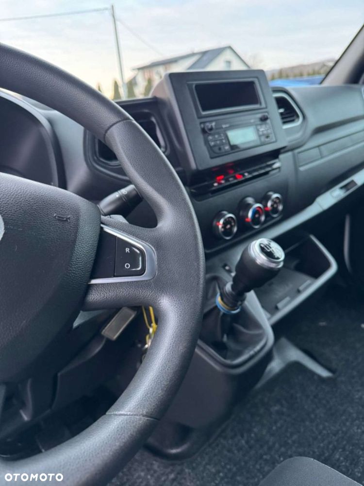 Renault Master 10 europalet z Windą - 34