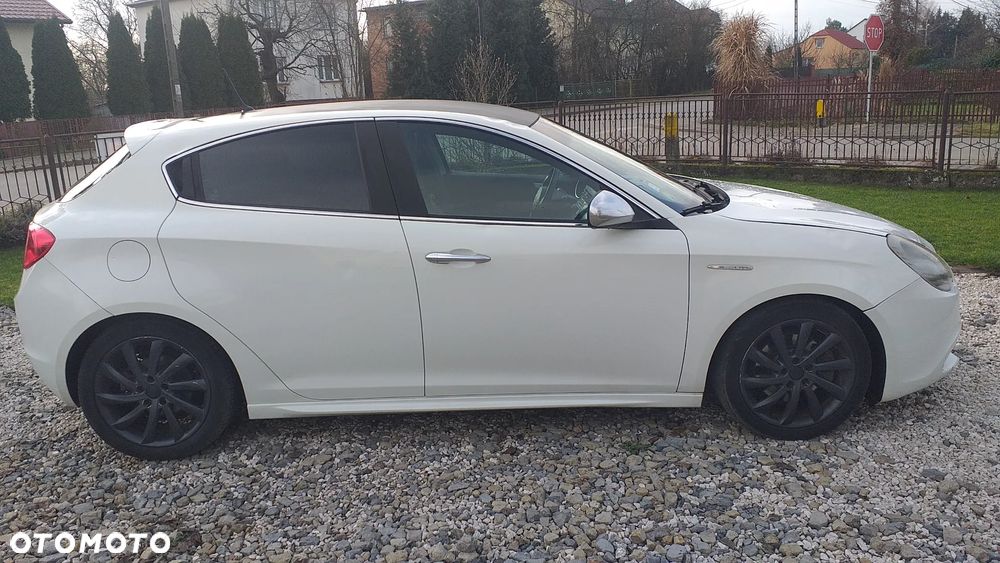 Alfa Romeo Giulietta 2.0 JTDM 16V - 4