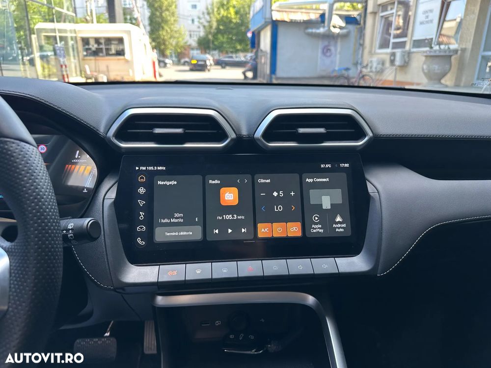 MG ZS HEV 1.5 GSI AT Exclusive - 12