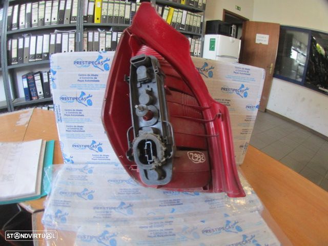 Farol Tras Stop2992 CITROEN C2 2003 1.4HDI 70CV 3P CINZA DRT ORIGINAL - 2