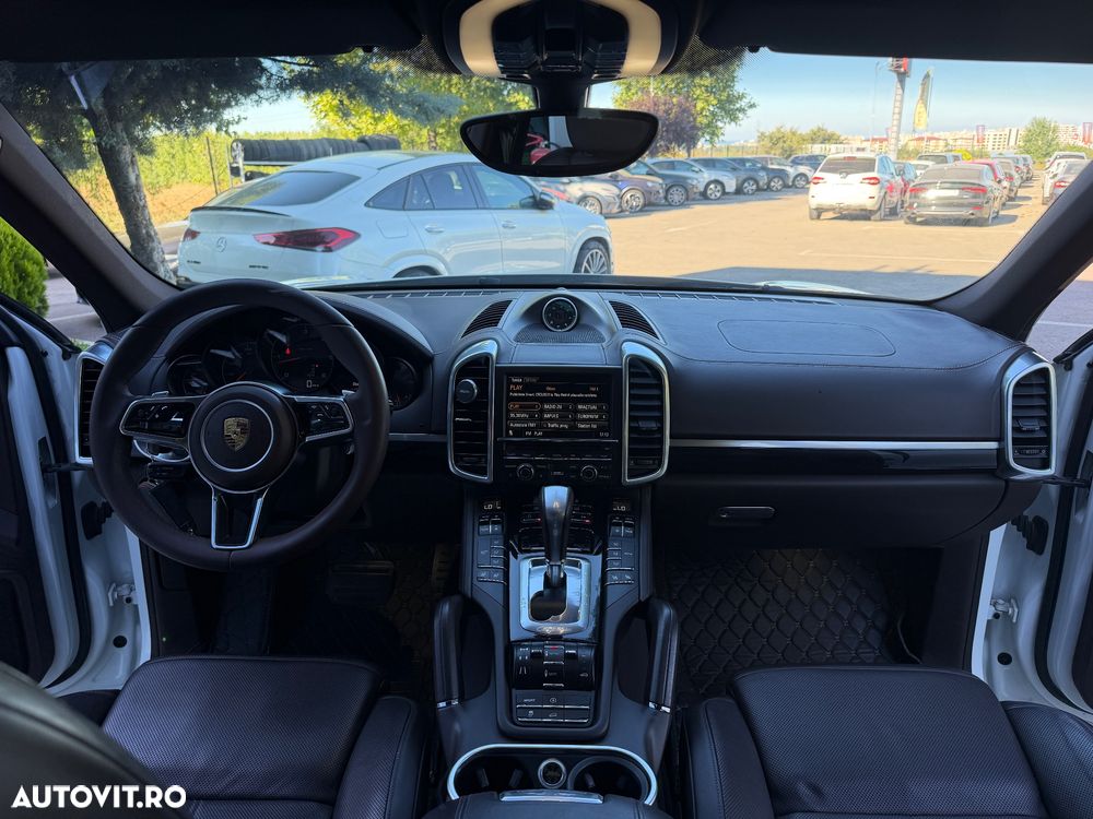 Porsche Cayenne - 23