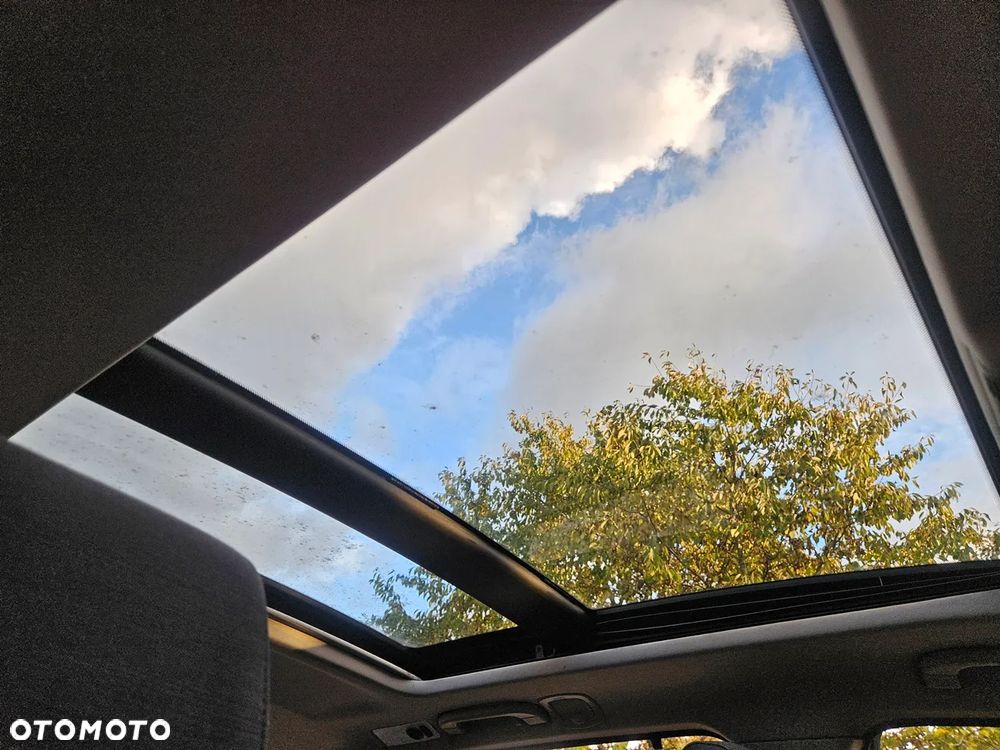 BMW Seria 3 325i Touring - 31