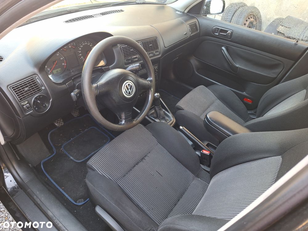 Volkswagen Golf - 21