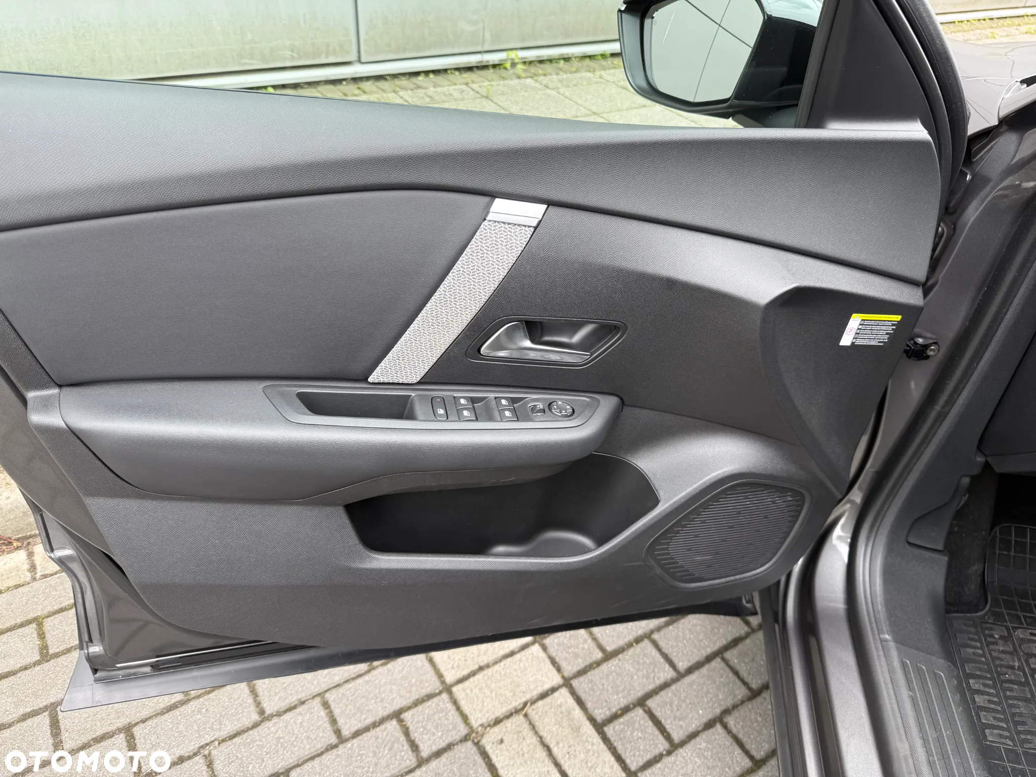 Citroën C4 1.2 PureTech C-Series S&S EAT8 - 11