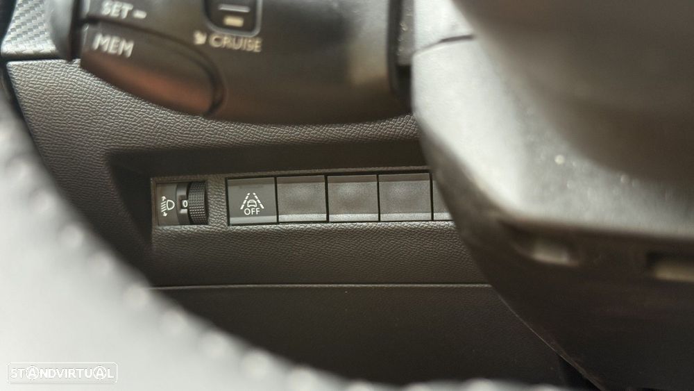 Peugeot 2008 1.2 PureTech Allure Pack - 13