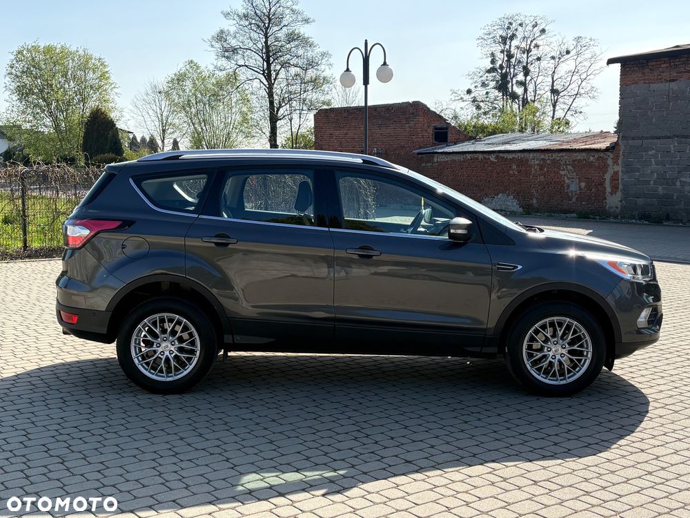 Ford Kuga 1.5 EcoBoost 2x4 Titanium - 3
