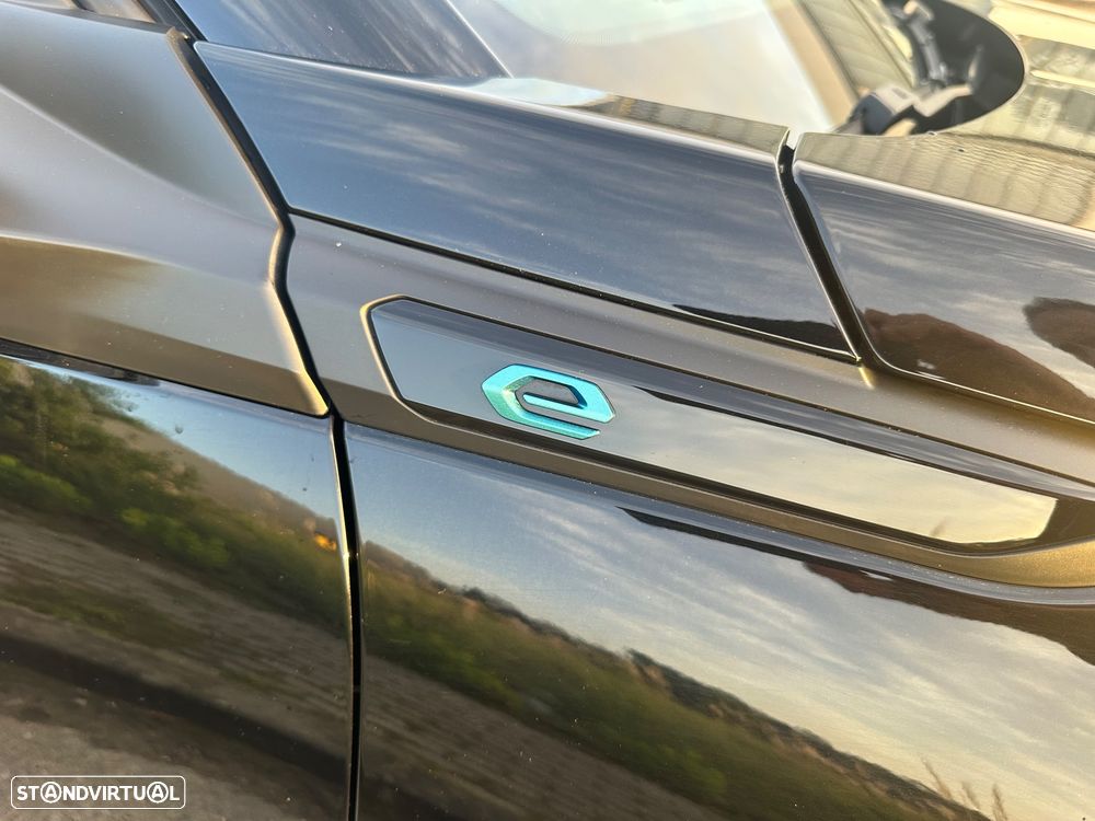 Peugeot e-2008 50 kWh GT - 4