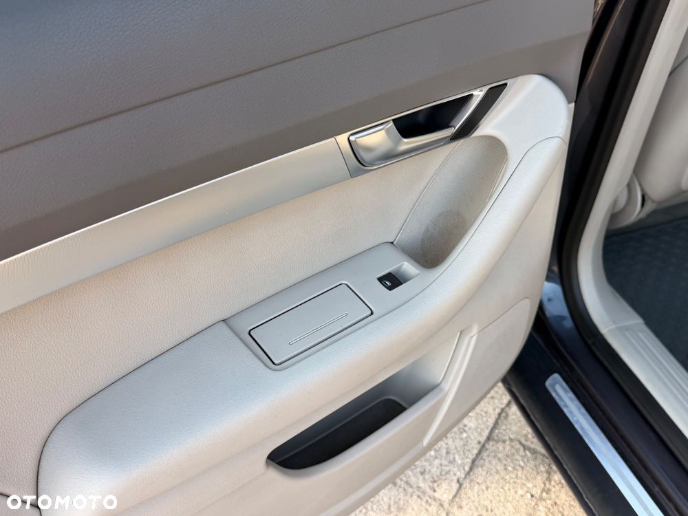 Audi A6 Avant 2.0 TDI DPF multitronic - 33