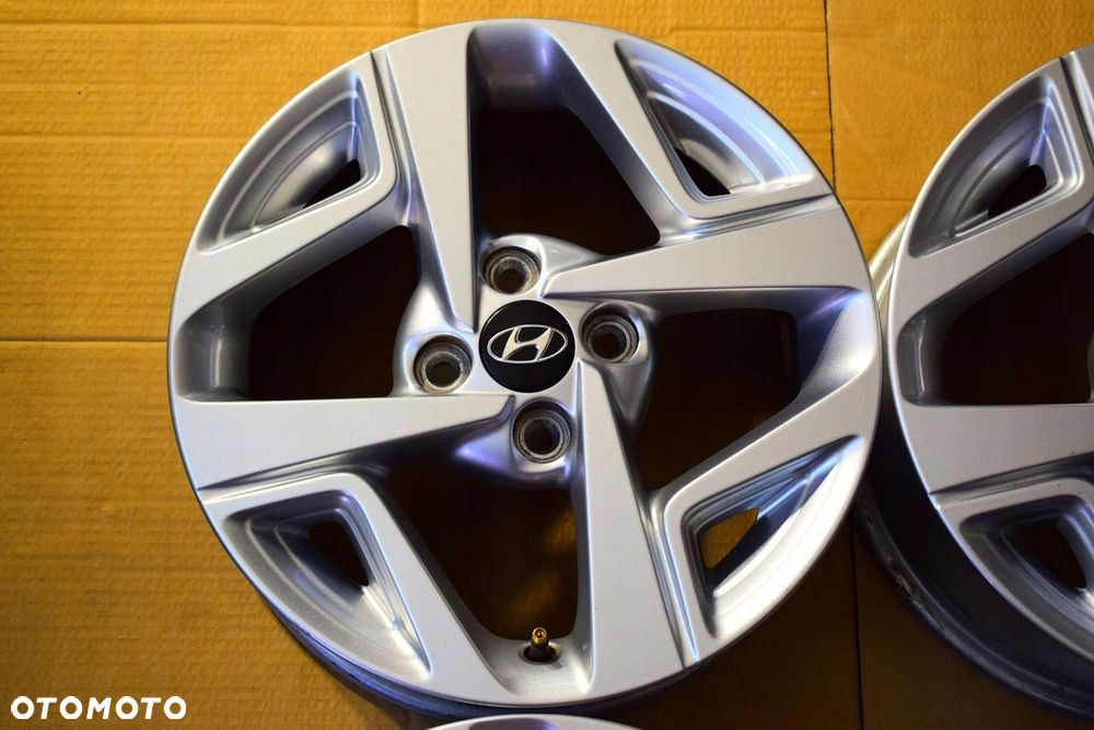 HYUNDAI 15 i10 i20 Nowy Model Oryginał - 2