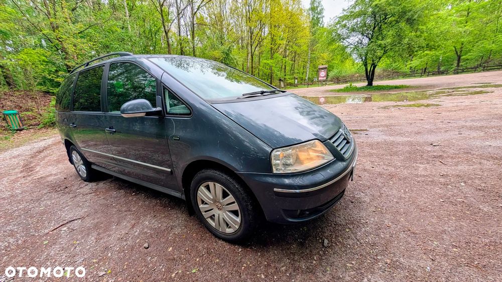 Volkswagen Sharan 1.9 TDI Comfortline Tiptr - 2